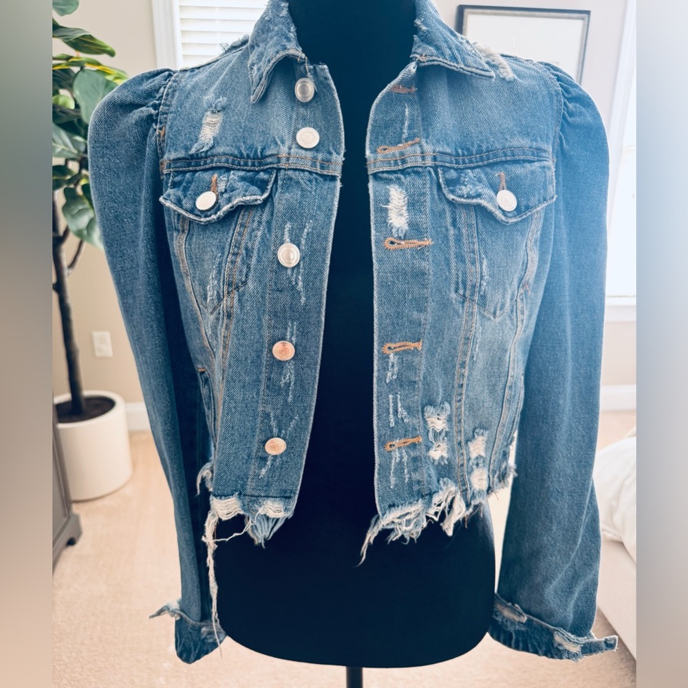 Zara TRF denim jean jacket with puff sleeves XS